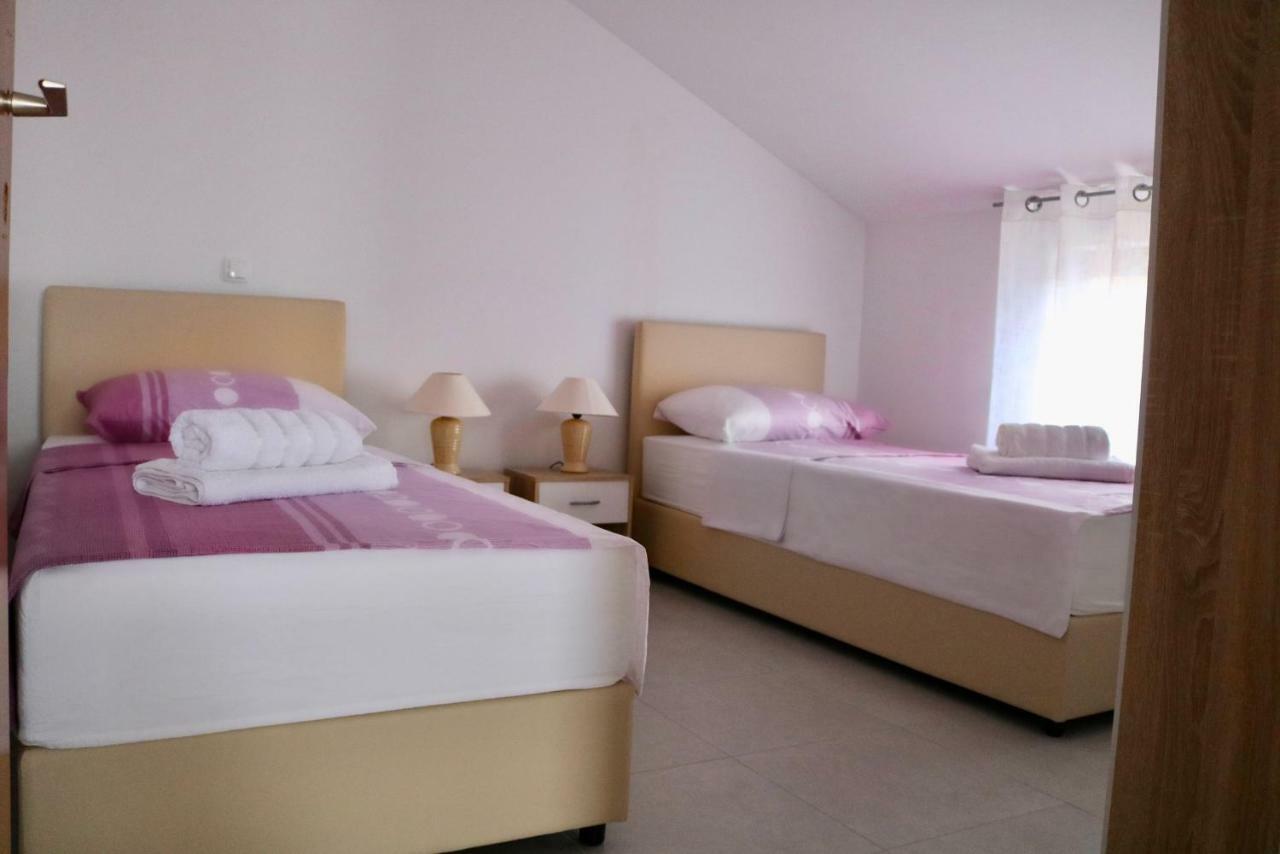 Stars Apartment Gornji Karin Bagian luar foto